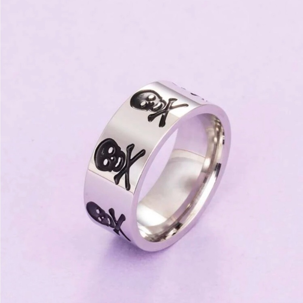 Silver Black Crossbones Engraved Ring